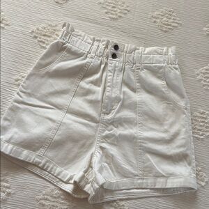 NWT Gianni Bini Women's White Casual Shorts Size L